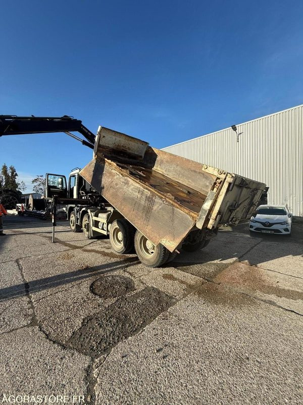 Truck MAN 8x4 - 32-400 BiBenne grue - 11.2014 / 375000 KM