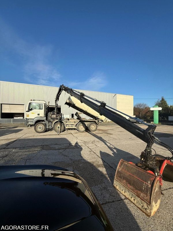 Truck MAN 8x4 - 32-400 BiBenne grue - 11.2014 / 375000 KM