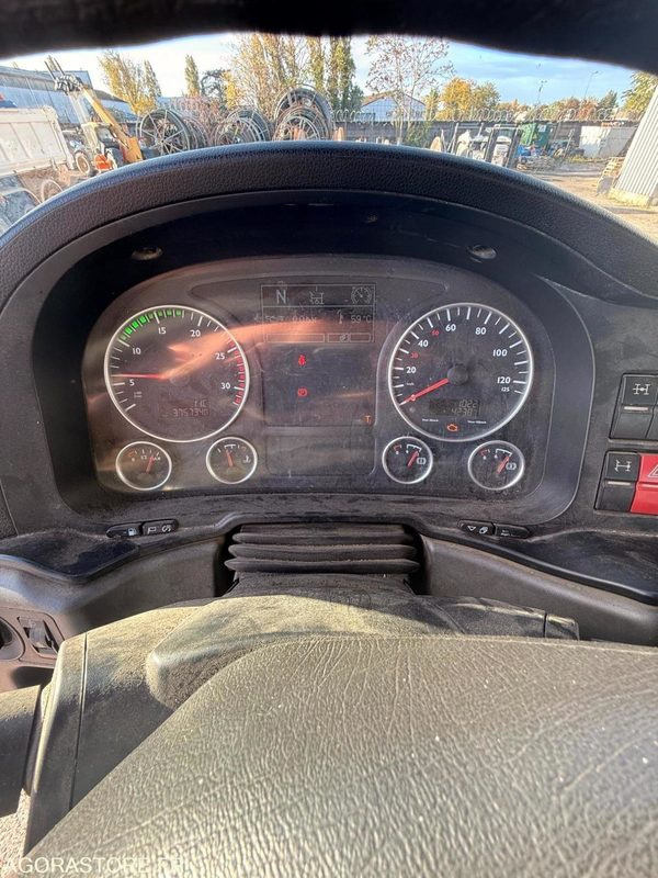 Truck MAN 8x4 - 32-400 BiBenne grue - 11.2014 / 375000 KM