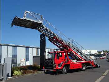 Truck MAN LA-LF 14.284 Feuerwehr Flughafen Rettungstreppe: picture 1