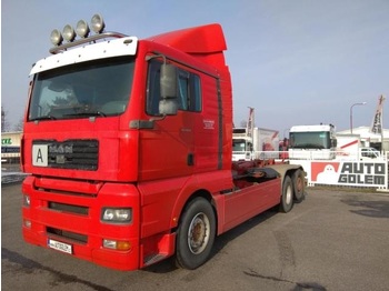 Container transporter/ Swap body truck MAN TGA 26.410: picture 1