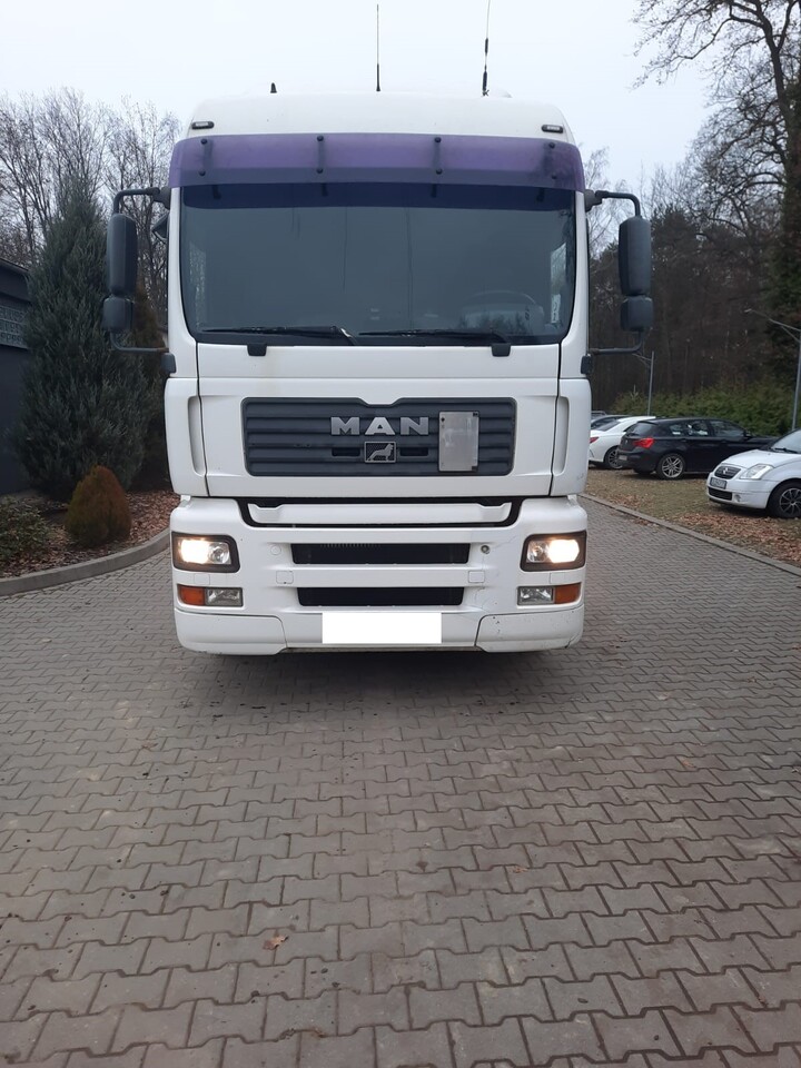 Cab chassis truck MAN TGA 26.430: picture 2