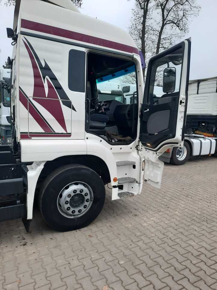 Cab chassis truck MAN TGA 26.430: picture 8