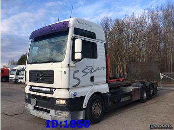 Cab chassis truck MAN TGA 26.480 6X2 Manual: picture 1