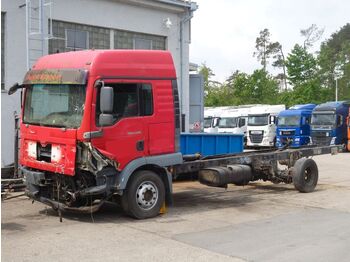 Curtainsider truck MAN TGM 15.280 Chassis - unfall: picture 1