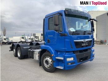 New Cab chassis truck MAN TGM 26.320 6X2-4 BL: picture 1
