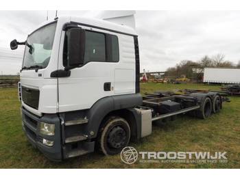 Container transporter/ Swap body truck MAN TGS 24.360 6x2: picture 1