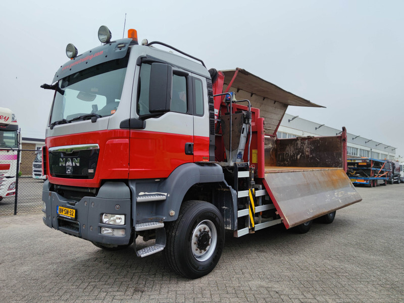 Tipper, Crane truck MAN TGS 26.400 6x6/4 Daycab Euro4 - HMF1643Z2 - Hyva 2-Zijdige Kipper 5.4m. - REBUILT ENGINE - TOP! (V584): picture 3