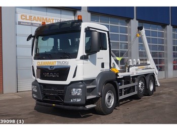 Skip loader truck MAN TGS 26.420: picture 1