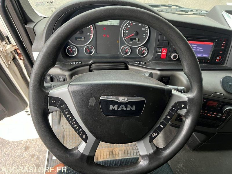 Truck MAN-TGX480-POLYBENNE-6X2-2013-496 930 KM