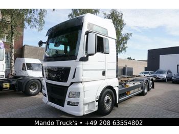 Container transporter/ Swap body truck MAN TGX 26.440 XXL BDF, Retarder, Klima, Liftachse: picture 1