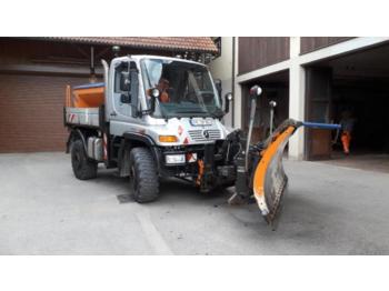 Dropside/ Flatbed truck, Municipal/ Special vehicle MB-Trac unimog u 400: picture 1