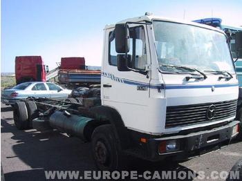 Cab chassis truck MERCEDES 1320: picture 1