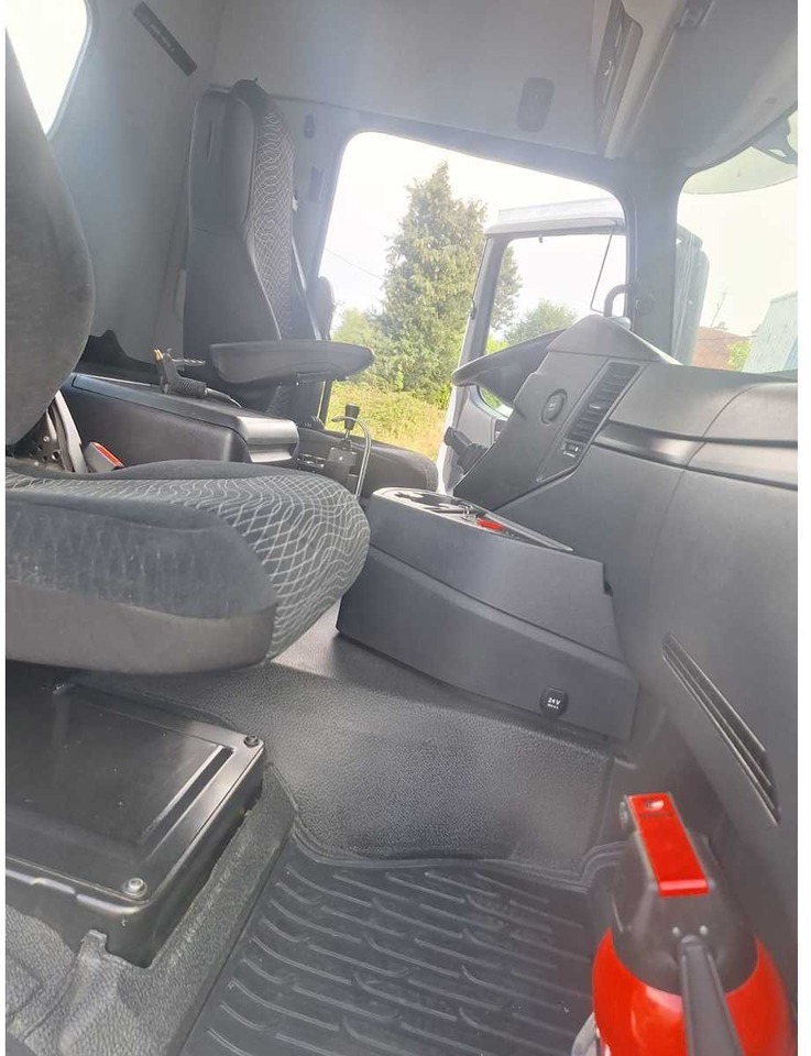 Truck MERCEDES - 2018 - ACTROS 3248 - 8X4 AMPLIROLL TRUCK