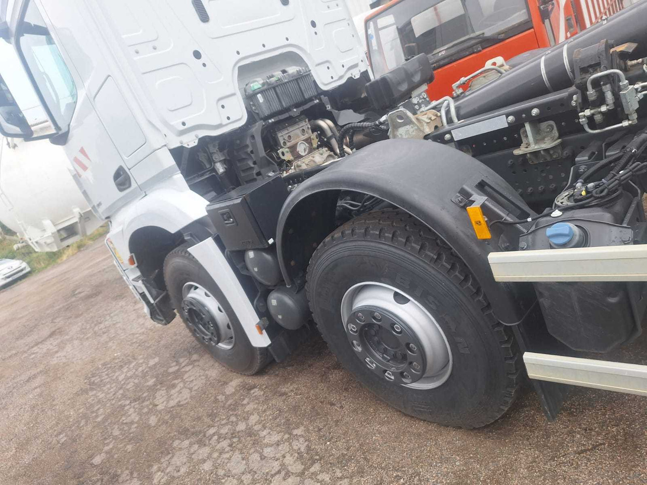 Truck MERCEDES - 2018 - ACTROS 3248 - 8X4 AMPLIROLL TRUCK