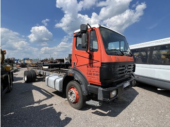 Cab chassis truck MERCEDES-BENZ 1824L 4x2 5500: picture 1