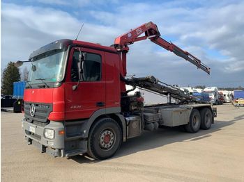 Container transporter/ Swap body truck MERCEDES-BENZ Actros 2632 6x4 + HMF 1253: picture 1