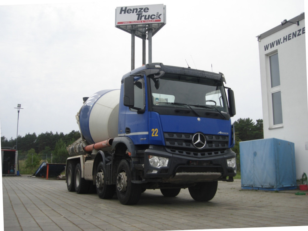 Truck MERCEDES-BENZ Arocs 3240 B Betonmischer Stetter