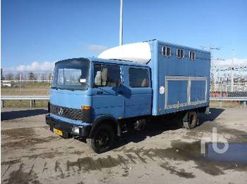Livestock truck MERCEDES-BENZ LP709 Extended Cab 4x2: picture 1
