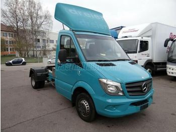 Cab chassis truck MERCEDES-BENZ SPRINTER 519 CDi: picture 1