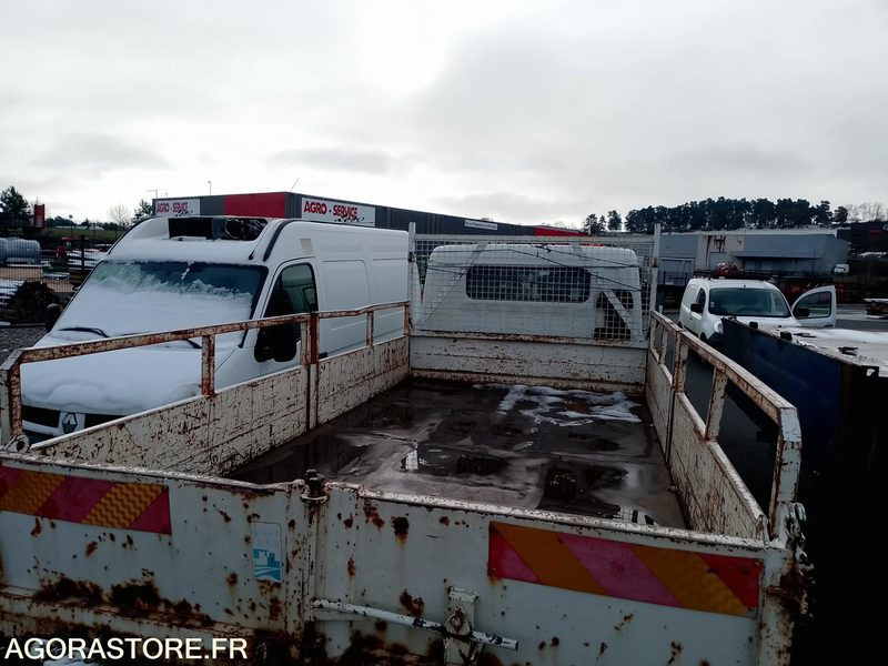 Truck MITSUBISHI CANTER ( MOTEUR HS )