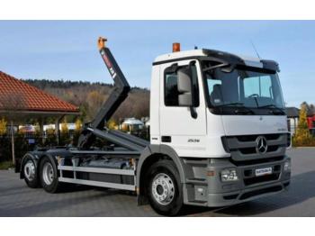 Hook lift truck Mercedes Actros 2536: picture 1