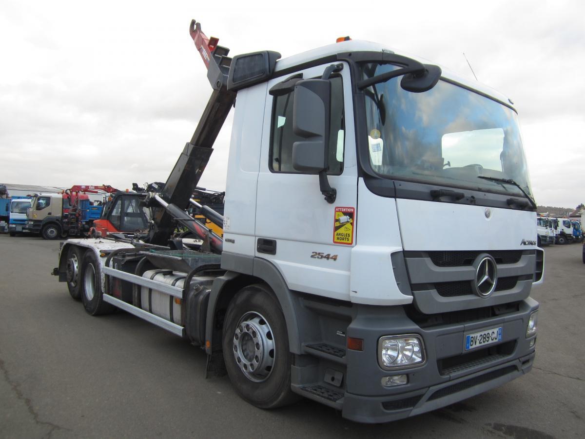 Hook lift truck Mercedes Actros 2544: picture 3