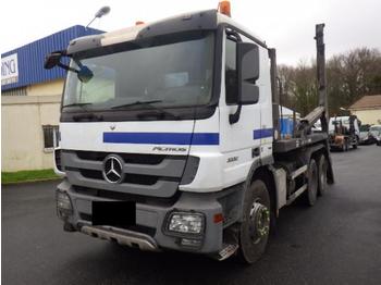 Skip loader truck Mercedes Actros 3232: picture 1