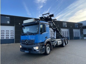 Container transporter/ Swap body truck Mercedes Antos 2546 6x2 Euro 6: picture 1