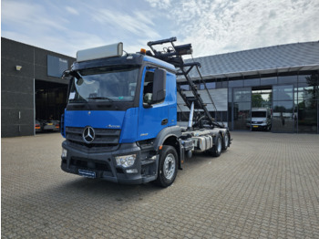 Container transporter/ Swap body truck MERCEDES-BENZ Antos 2546