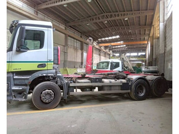 Hook lift truck Mercedes Arocs 2643: picture 1