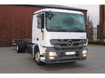 Cab chassis truck Mercedes-Benz 1832 ACTROS FAHRGESTELL /SCHLAFKABINE / AIRCO: picture 1