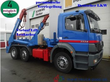 Skip loader truck Mercedes-Benz 2528 Tele autom. Verriegelung Deutscher LKW: picture 1