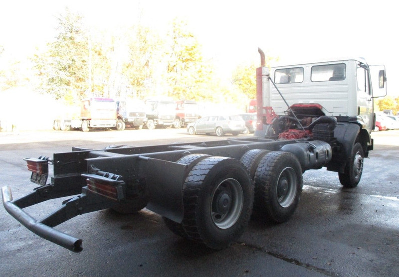 Cab chassis truck Mercedes-Benz 2538 , V8 , Manual , 6x4 , Spring suspension , Euro 2: picture 3