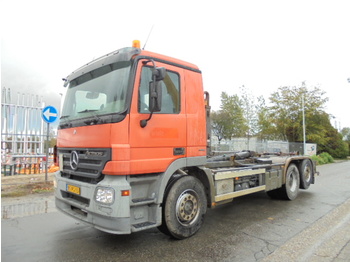 Container transporter/ Swap body truck Mercedes-Benz 2541: picture 1