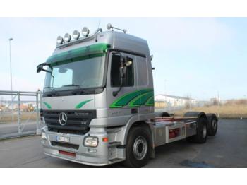 Container transporter/ Swap body truck Mercedes-Benz 2551 L 6X2: picture 1