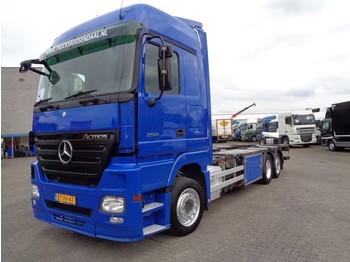 Cab chassis truck Mercedes-Benz ACTROS 2541 + Euro 5 + Dhollandia Lift: picture 1