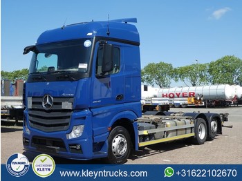 Container transporter/ Swap body truck Mercedes-Benz ACTROS 2545 LS 6x2 retarder: picture 1