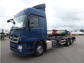 Container transporter/ Swap body truck Mercedes-Benz ACTROS 2546 F04 315/70 RETARDER: picture 1