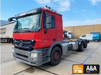 Cab chassis truck Mercedes-Benz ACTROS 2551 6x2 V8 RETARDER 2011 EURO 5: picture 1