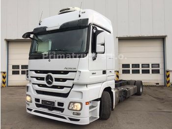 Cab chassis truck Mercedes-Benz Actros 1841 Chassis fur Kassbohrer: picture 1