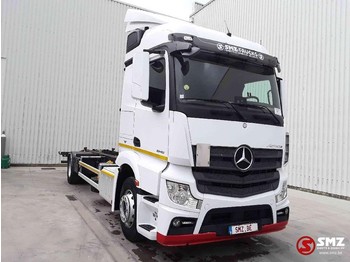 Cab chassis truck Mercedes-Benz Actros 1846 4x2 air/ 322"km: picture 1