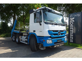 Skip loader truck Mercedes-Benz Actros 2541L 6x2-4: picture 1