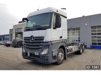 Container transporter/ Swap body truck Mercedes-Benz Actros 2542 StreamSpace, Euro 6, Intarder: picture 1