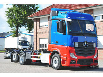 Container transporter/ Swap body truck Mercedes-Benz Actros 2545 BigSpace, LBW Navi Safety Multiwechs: picture 1