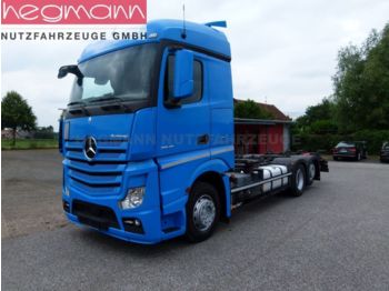 Container transporter/ Swap body truck Mercedes-Benz Actros 2545 L, Euro 6, Intarder, BDF 2 Fahrhöhen: picture 1
