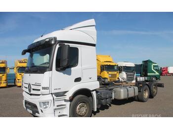 Cab chassis truck Mercedes-Benz Actros 2546 6x2 serie 136889 Euro 6: picture 1