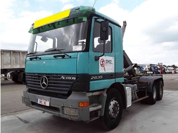 Container transporter/ Swap body truck Mercedes-Benz Actros 2635: picture 1