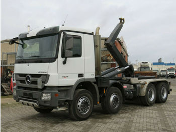 Hook lift truck Mercedes-Benz Actros 3236 B 8x4 Abrollkipper: picture 1