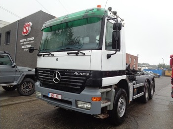 Container transporter/ Swap body truck Mercedes-Benz Actros 3335 manual: picture 1